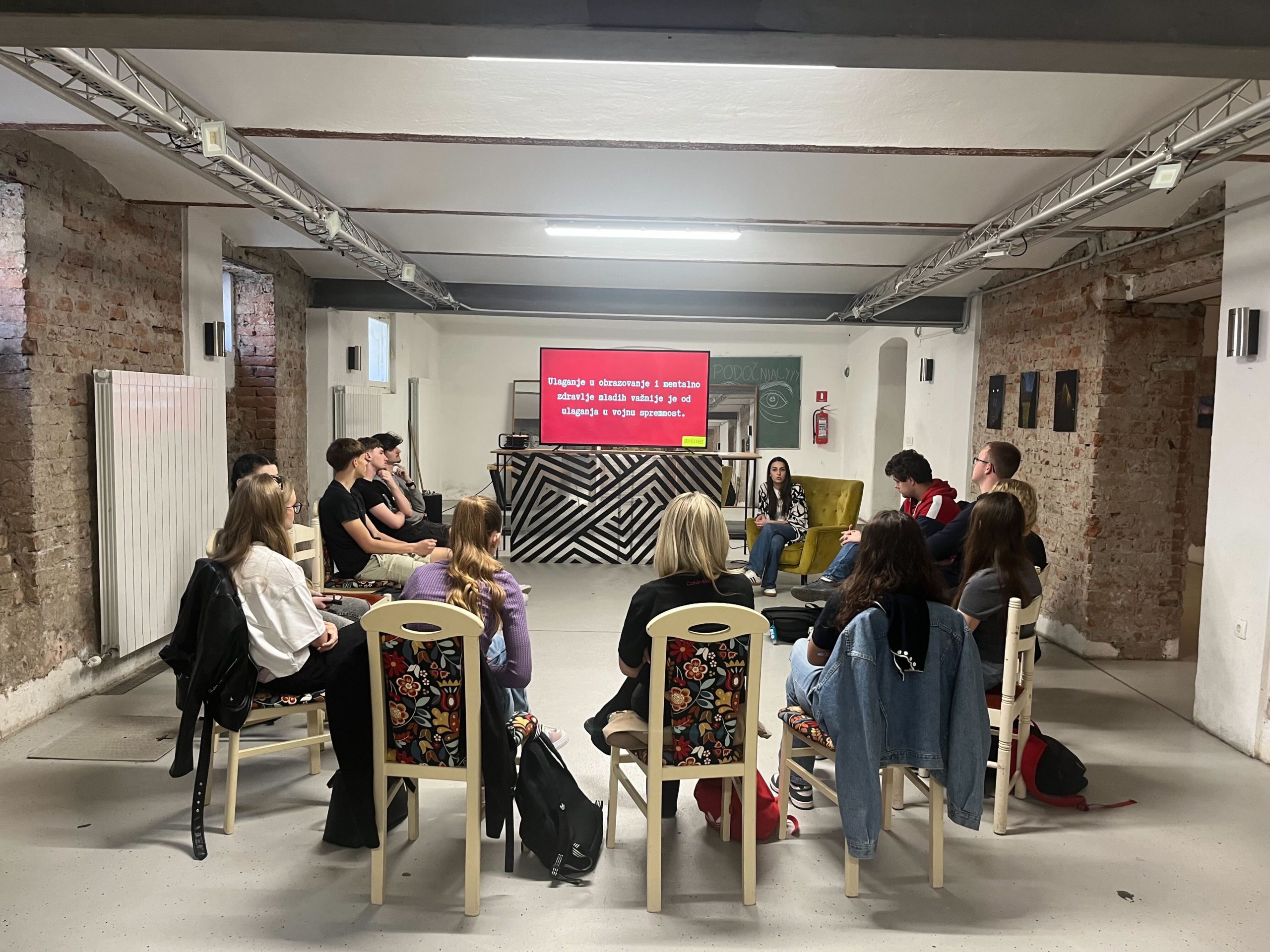 Parlaonica u P4: uvođenje vojnog roka – da/ne?